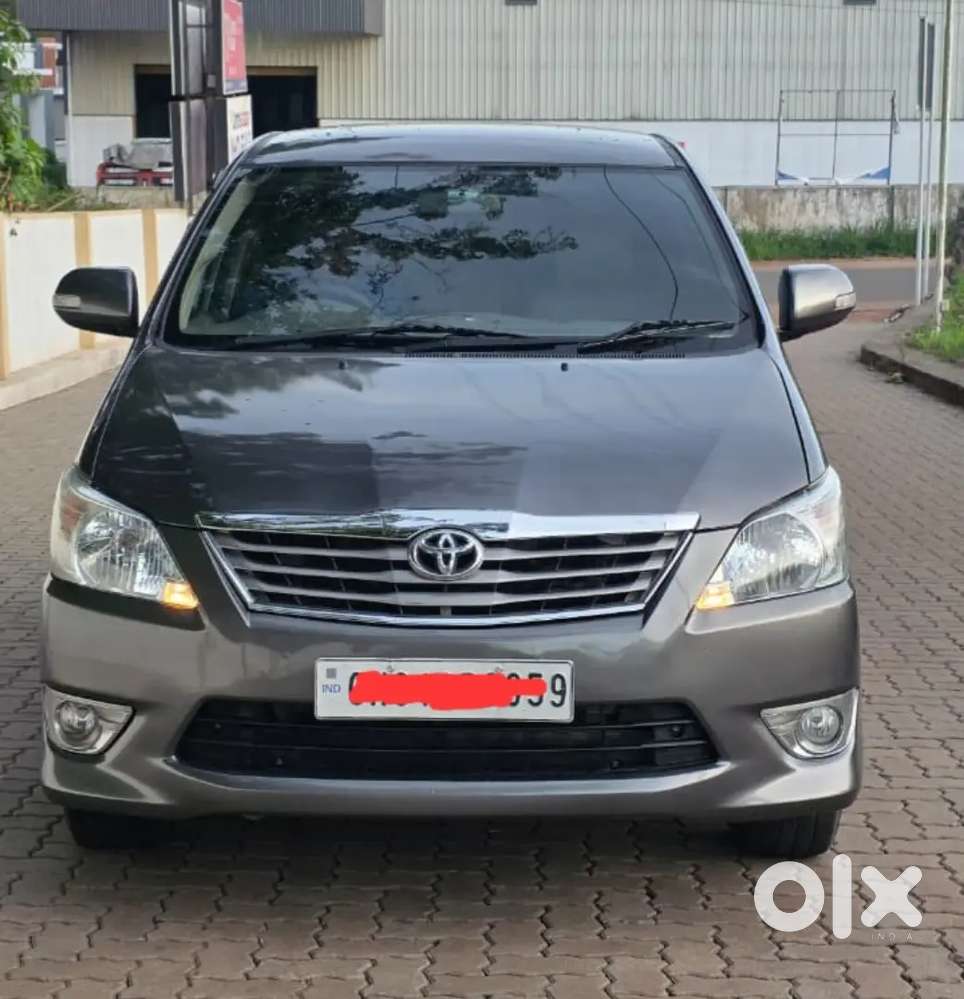 Single Owner 8 Seat Innova Vx 2.5