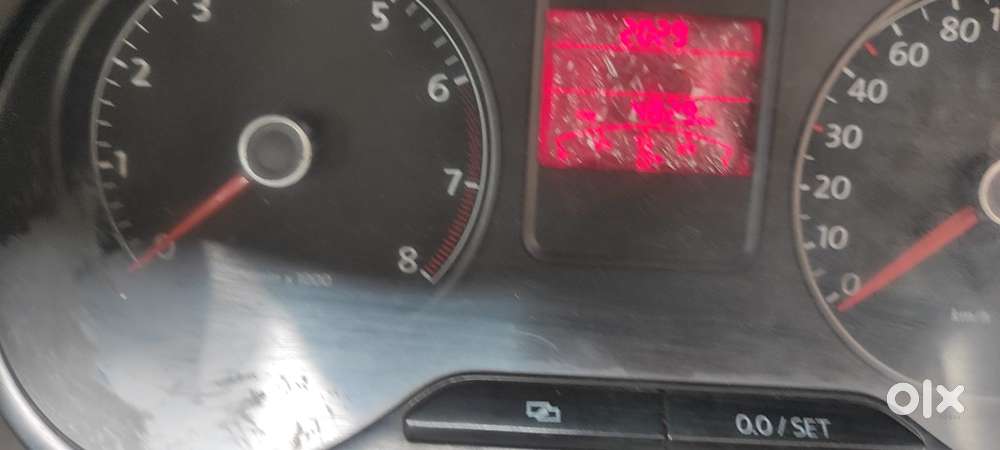 Volkswagen Vento 2010-2013 Petrol Highline, 2011, Petrol