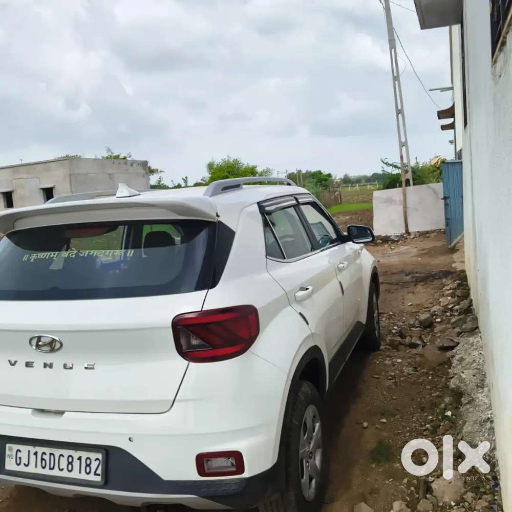 Hyundai Venue 2021 Petrol Manual 66000 Km
