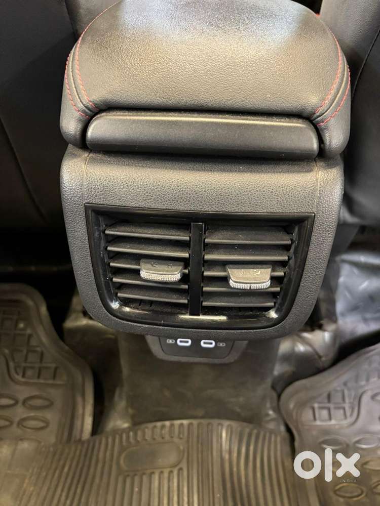 Skoda Kushaq Monte Carlo 1.5l Tsi Mt, 2023, Petrol