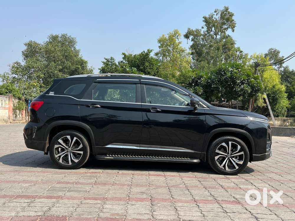 Mg Hector Plus Sharp Pro 1.5 Turbo Petrol Mt 6 Str, 2023, Petrol