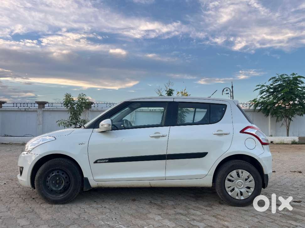 Maruti Suzuki Swift Vxi, 2012, Petrol
