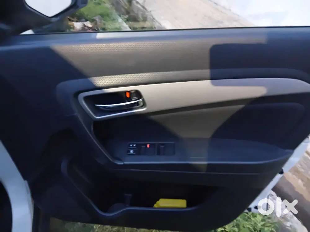 Maruti Suzuki Brezza Zdi 2017 Year