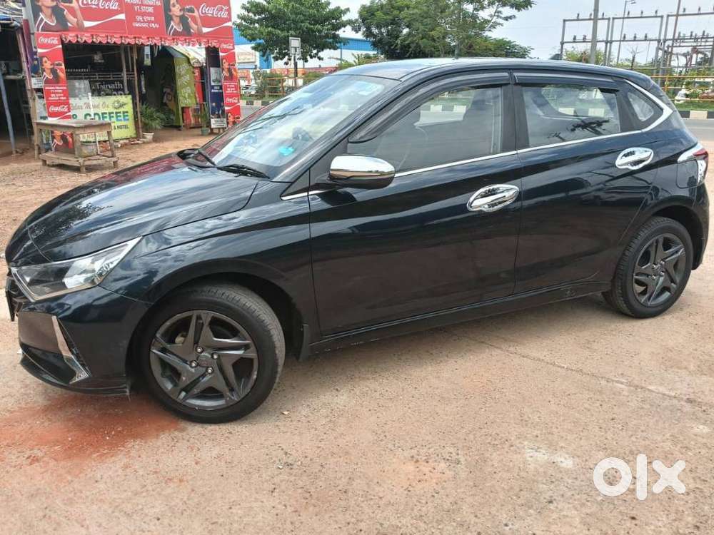 Hyundai I20 Sportz 1.2 Mt Dual Tone, 2023, Petrol