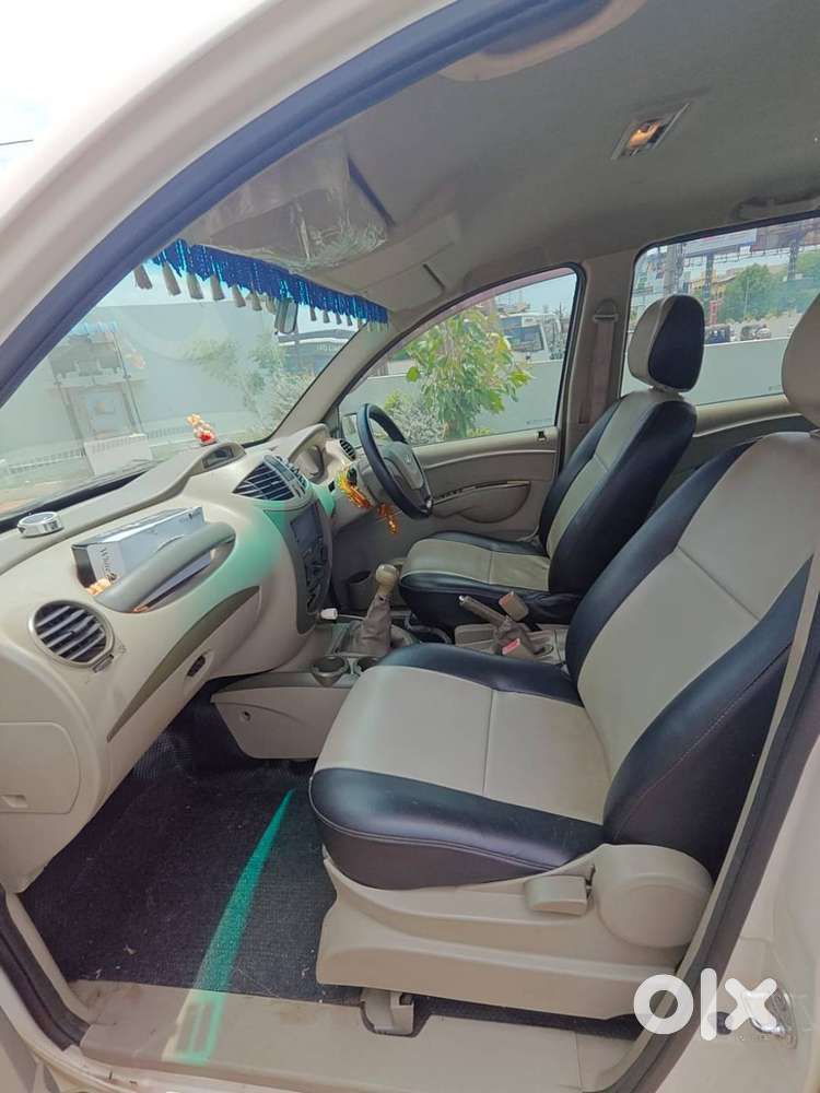 Mahindra Quanto C4 2015