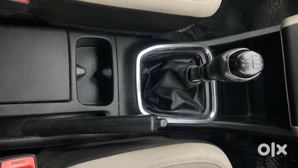 Renault Triber Rxt, 2022, Petrol