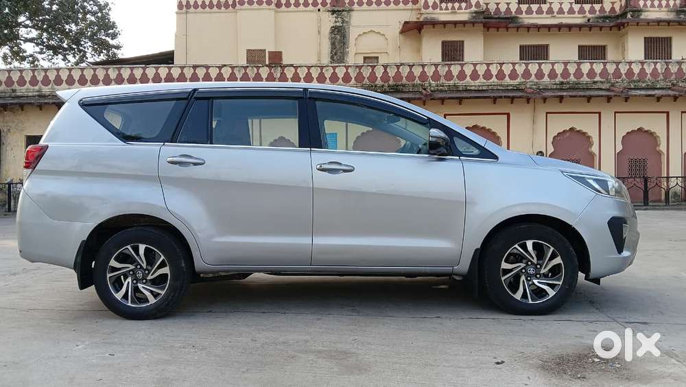 Toyota Innova Crysta 2.4 G Mt 7 Str, 2023, Diesel