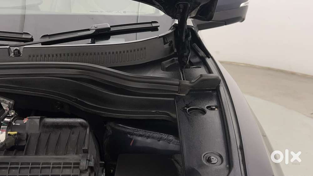 Mahindra Xuv700 2.2 Ax 7 Diesel Mt Luxury Pack Str, 2023, Diesel