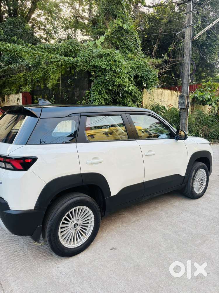Maruti Suzuki Brezza 1.5 Zxi Smart Hybrid, 2023, Petrol