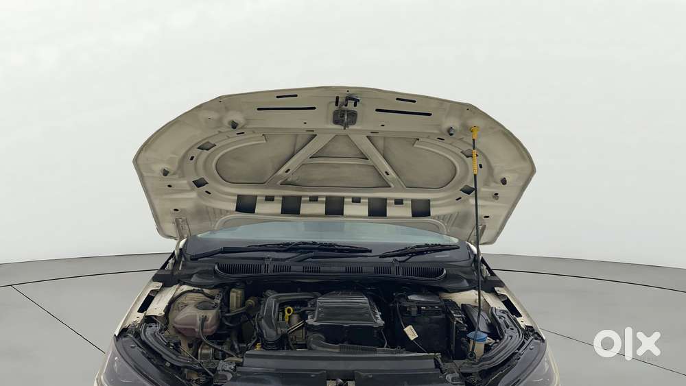 Skoda Slavia Style 1.0l Tsi Mt, 2022, Petrol