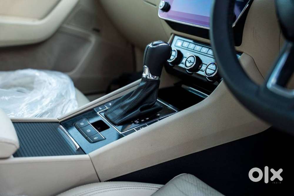 Skoda Superb 2.0 L&k Tsi At, 2019, Petrol