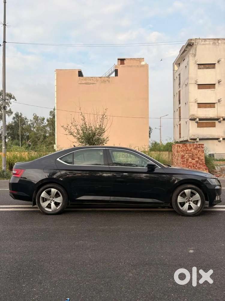Skoda Superb [ ] 1.8 Style Tsi At, 2019, Petrol