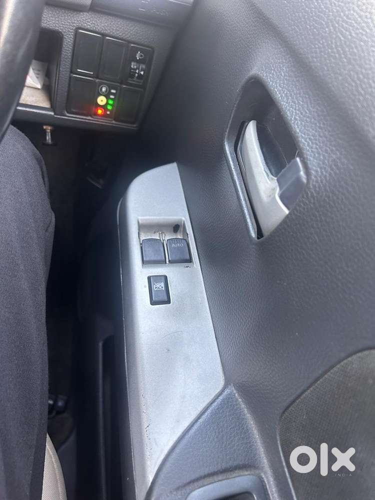 Petrol+company Fitted 28litre Lpg 2012 Model