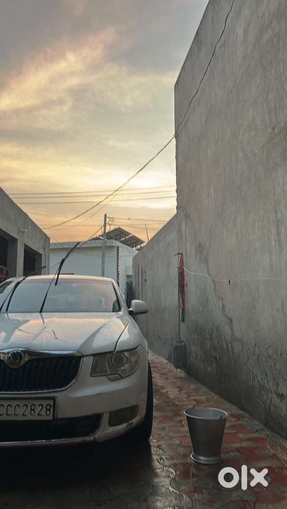 Skoda Superb Diesel 2013 Km Driven