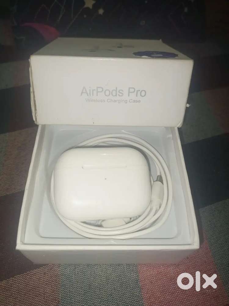 Air pod pro only 2 month old in very good condition no scratches