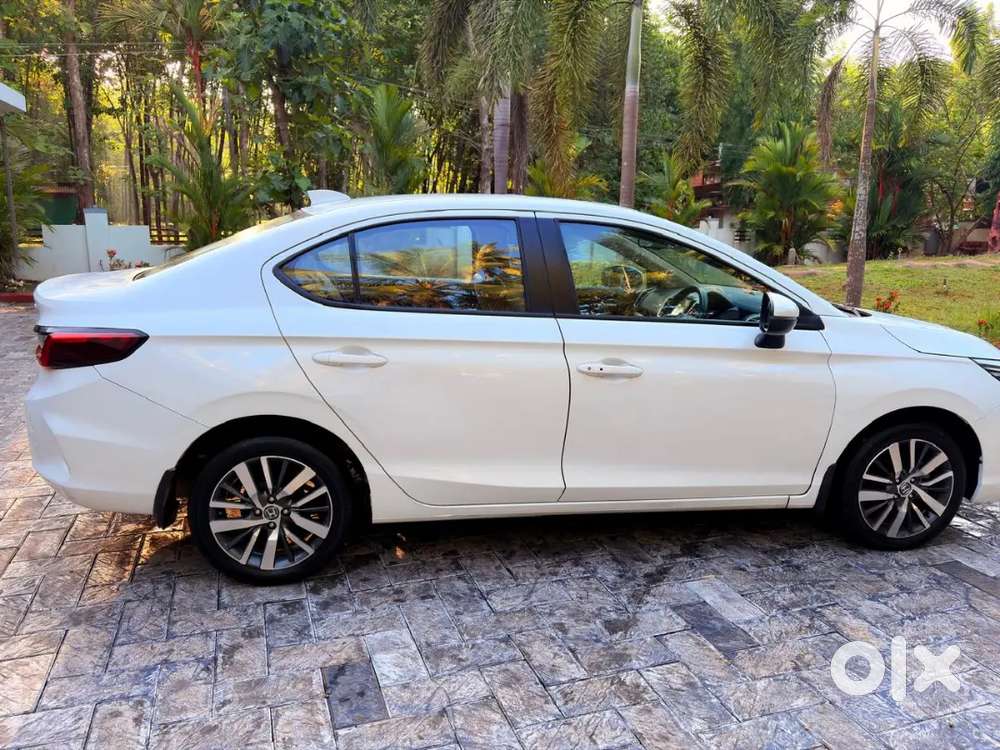 Well Maintined Honda City With Proper Company Service