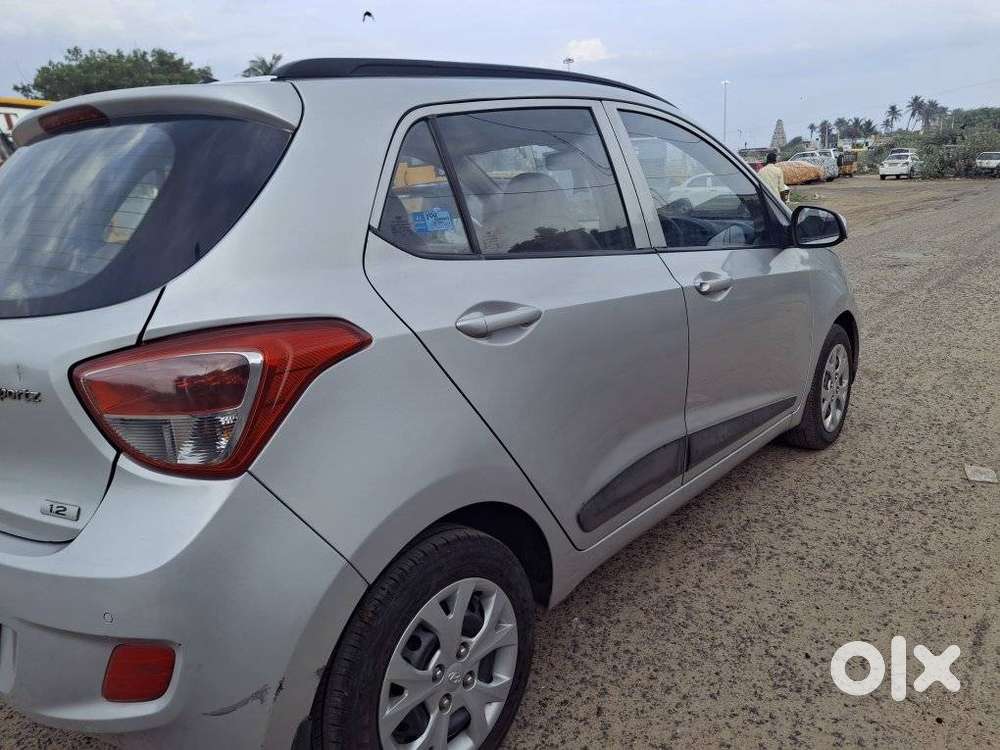 Hyundai Grand I10 Sportz, 2016, Petrol