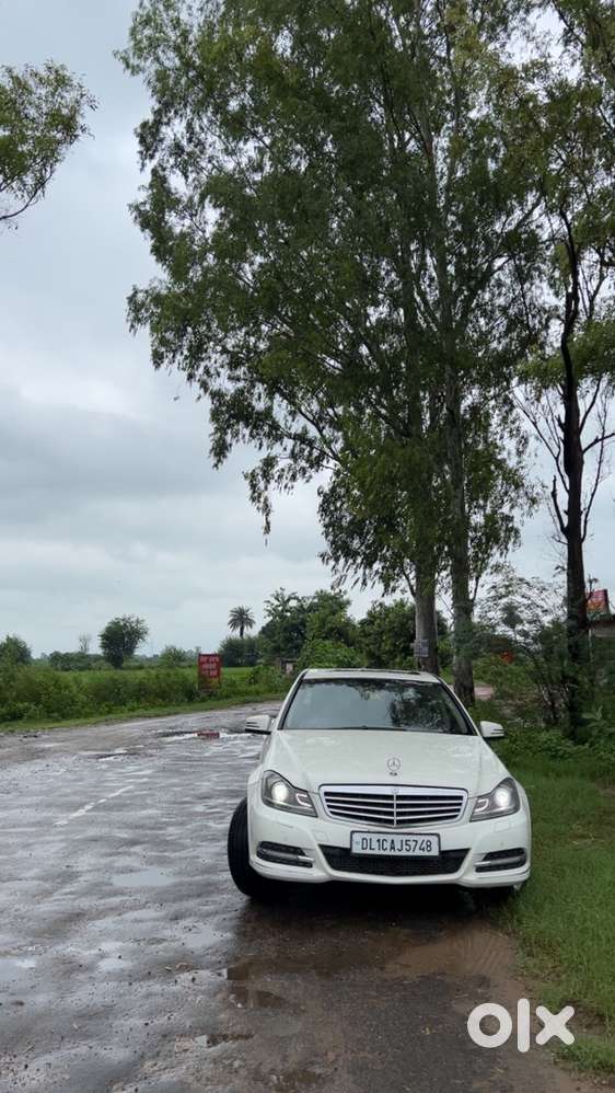 Mercedes-benz C-class 2012 Petrol 61500 Km Driven