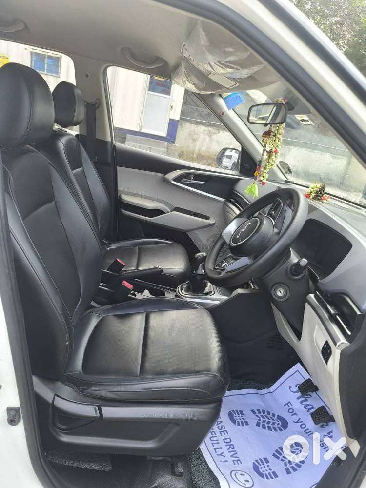 Kia Carens, 2024, Petrol