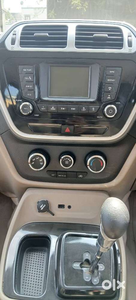 Mahindra Tuv 300 T8 Amt (automatic), 2016, Diesel