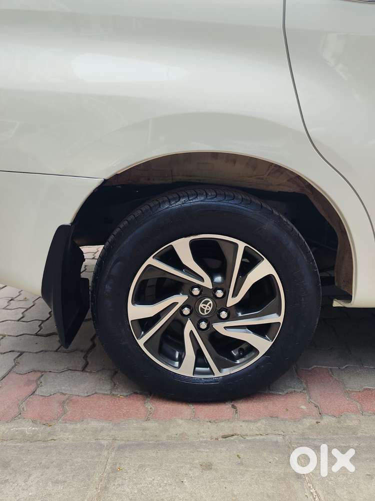 Toyota Innova Crysta [2020-ongoing] 2.4 Vx 8 Str, 2022, Diesel