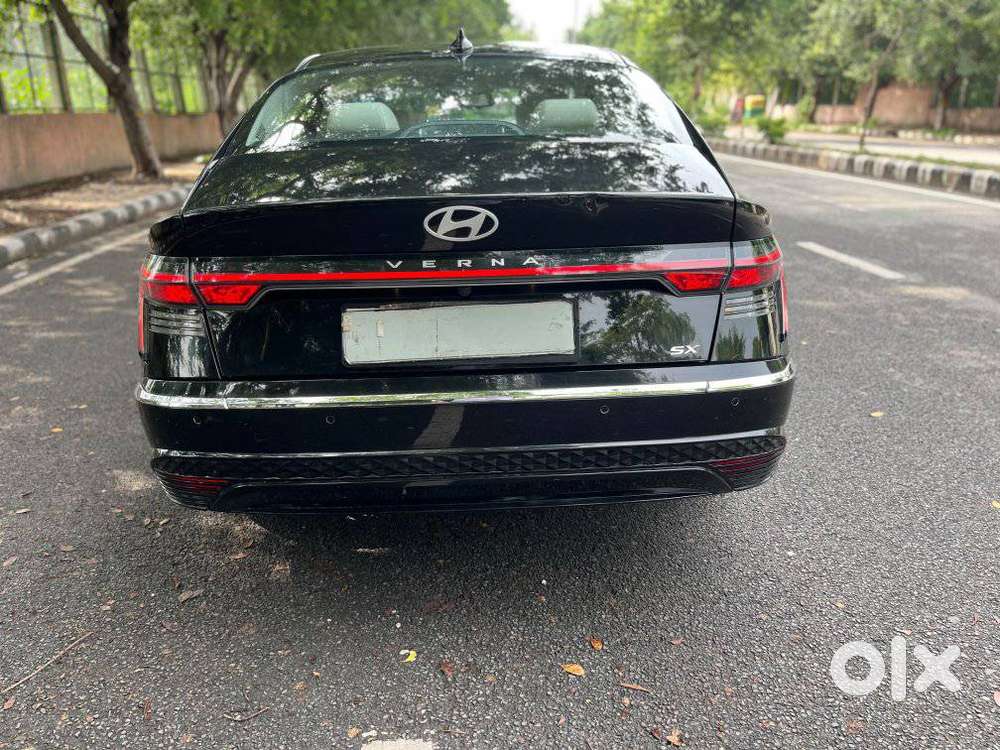 Hyundai Verna Sx (o) 1.5 Vtvt Ivt [2023 - 2026], 2024, Petrol