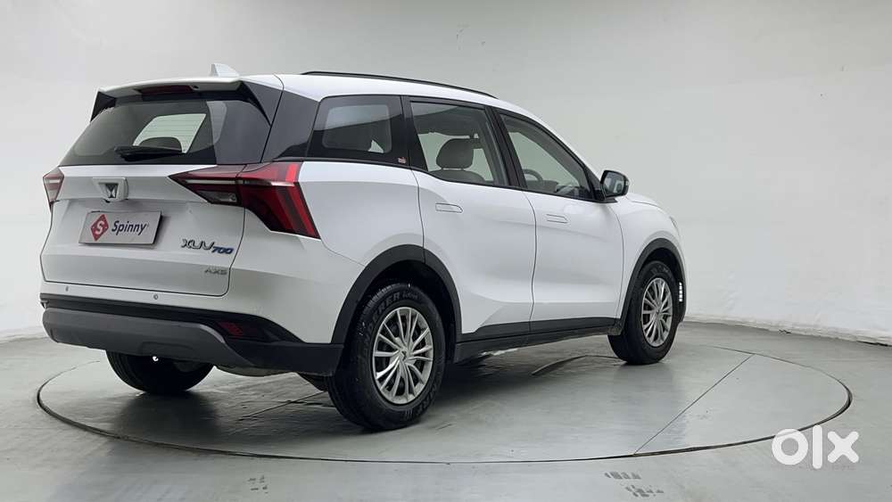 Mahindra Xuv700 2.0 Ax 5 Petrol Mt 7 Str, 2024, Petrol