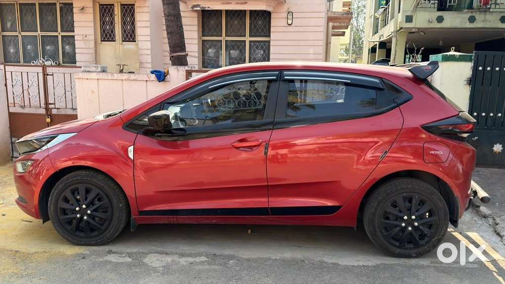 Tata Altroz Petrol Car 2024