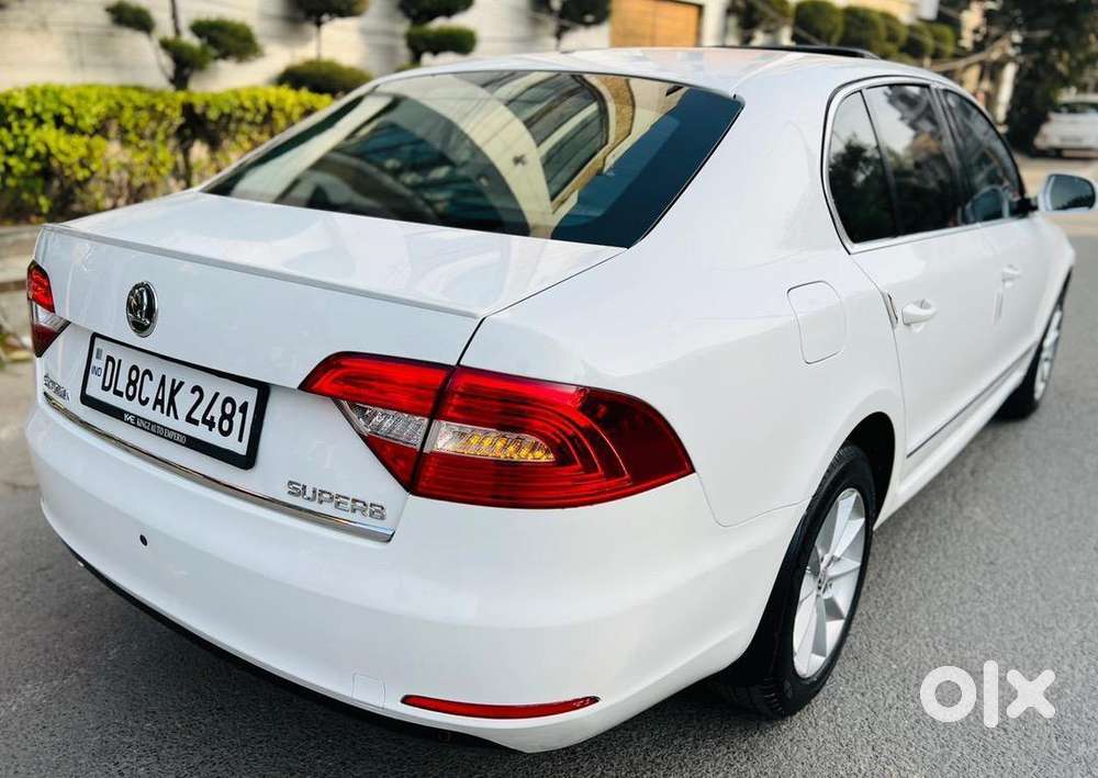 Skoda Superb 2015 Petrol 76000 Km Driven