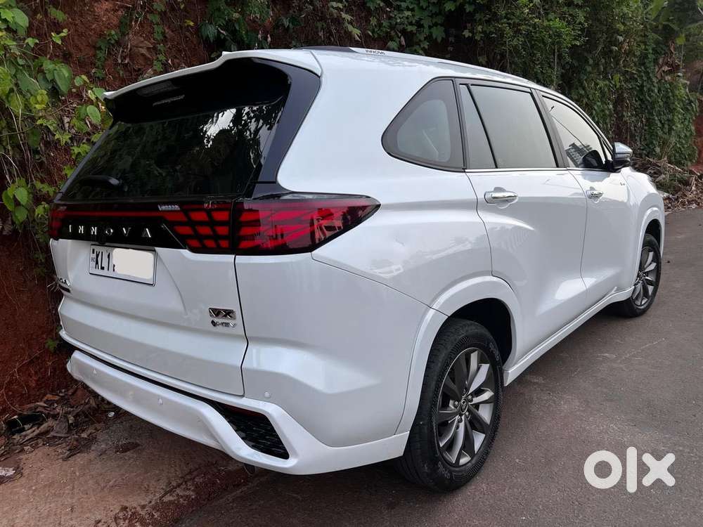 Toyota Innova Hycross 2.0 Vx Hybrid 7 Str, 2025, Petrol