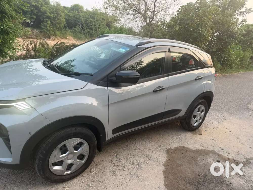 Tata Nexon Pure Petrol 2024