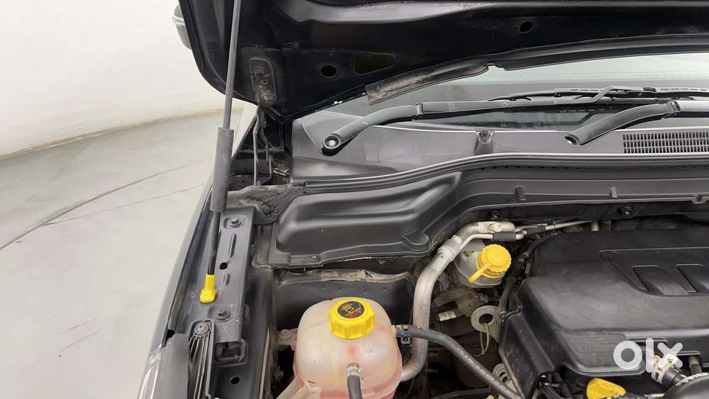 Mahindra Xuv300 W8 Option, 2021, Petrol