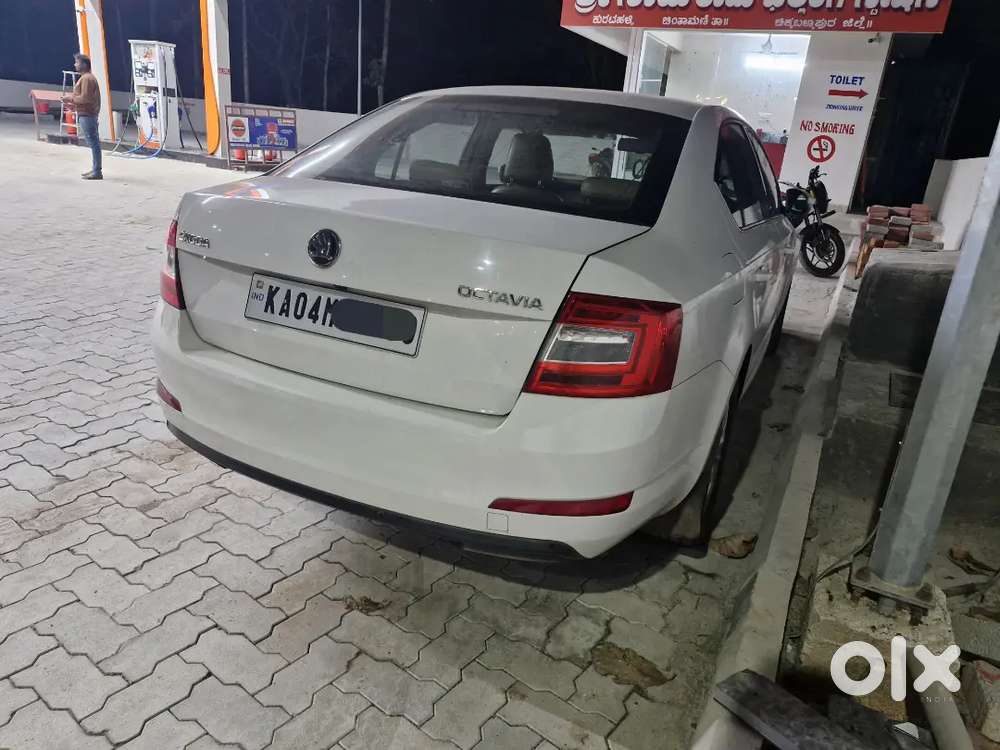 Skoda Octavia 2015 Diesel Well Maintained ... Showroom Record