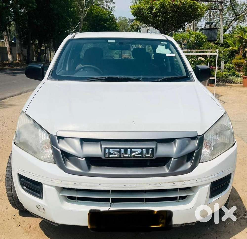 2016 Isuzu Diesel Manual, Great Condition