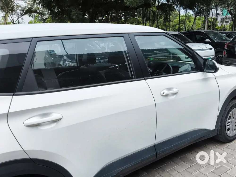 Kia Carens Premium Petrol 2024
