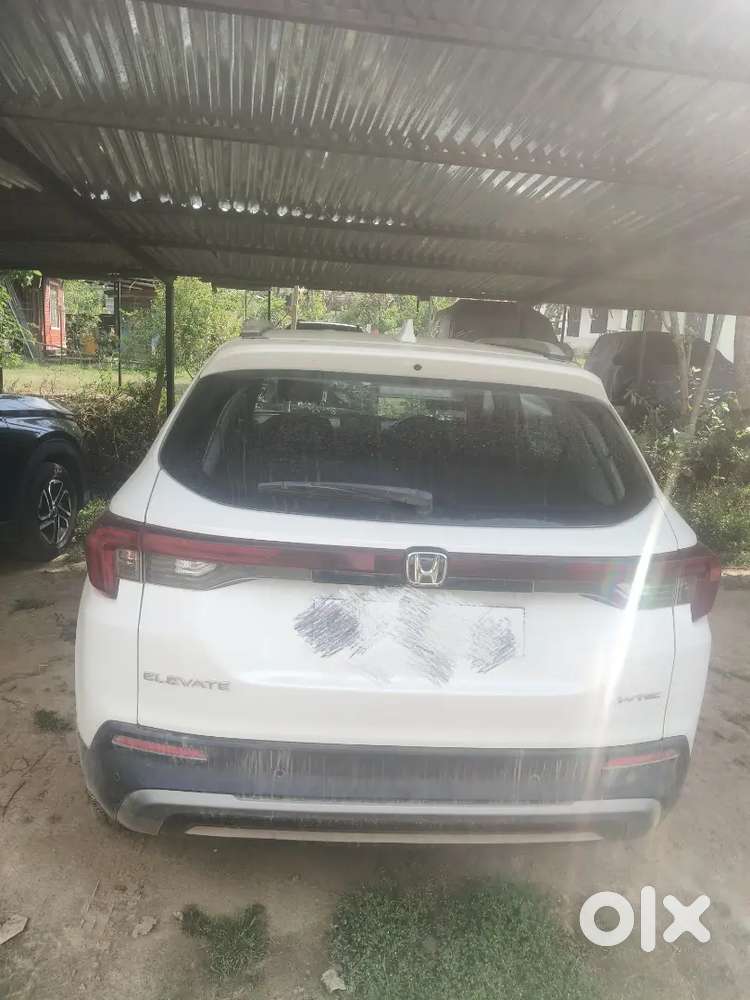 Honda Elevate 2024 Petrol Well Maintained