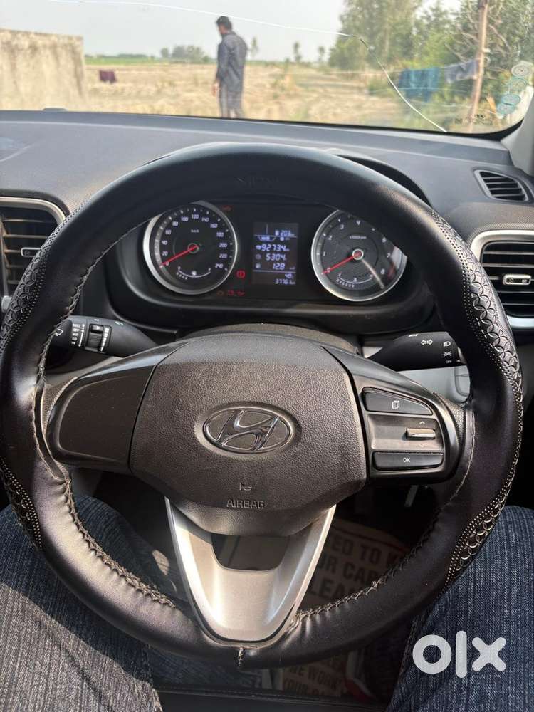 Hyundai Venue Petrol 2023