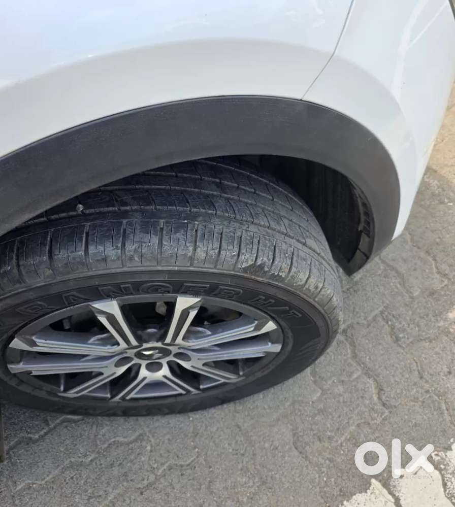 Mahindra Xuv700 2.2 Ax 7 Diesel At Luxury Pack Str, 2023, Diesel