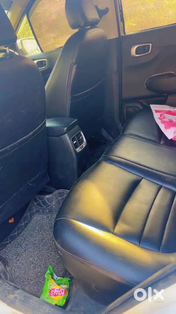 Hyundai Venue 2021 Petrol 61000 Km Driven