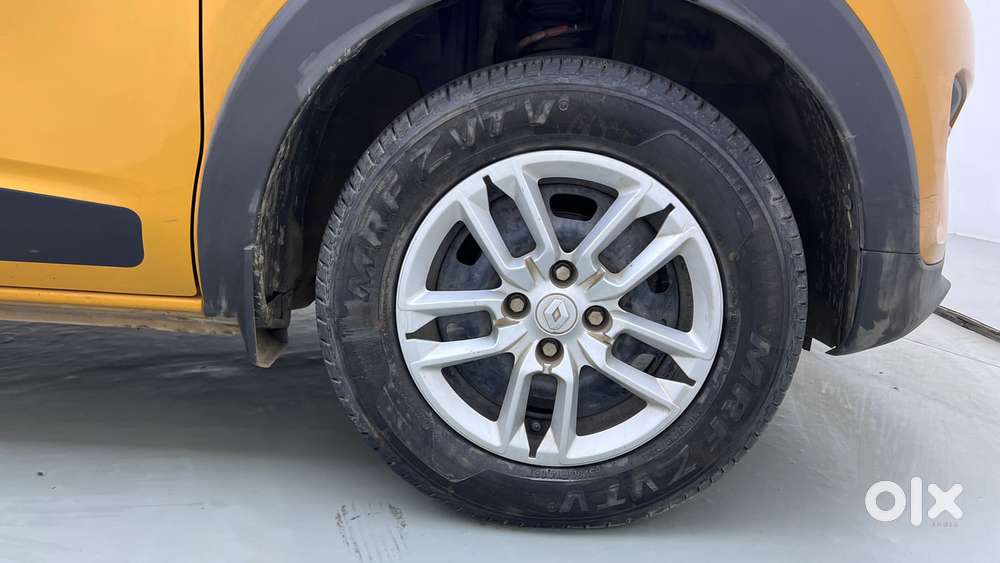 Renault Triber Rxt Easy-r Amt, 2023, Petrol
