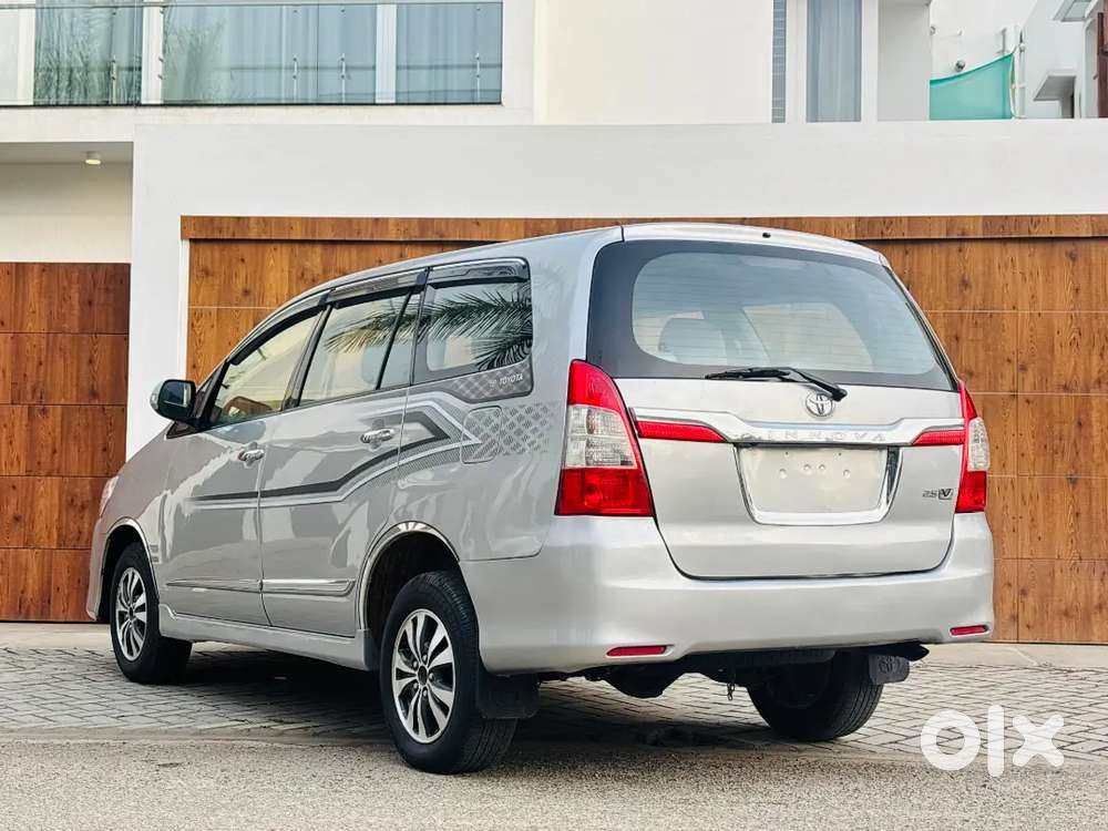 Toyota Innova V 2015 Model