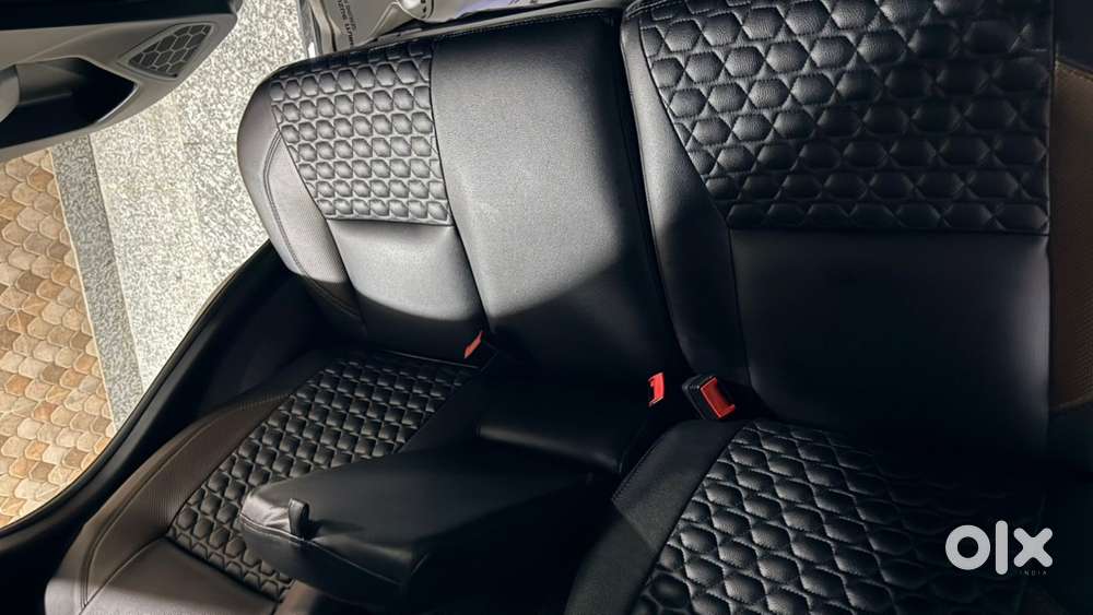 Maruti Suzuki New Brezza Zxi Hybrid Petrol