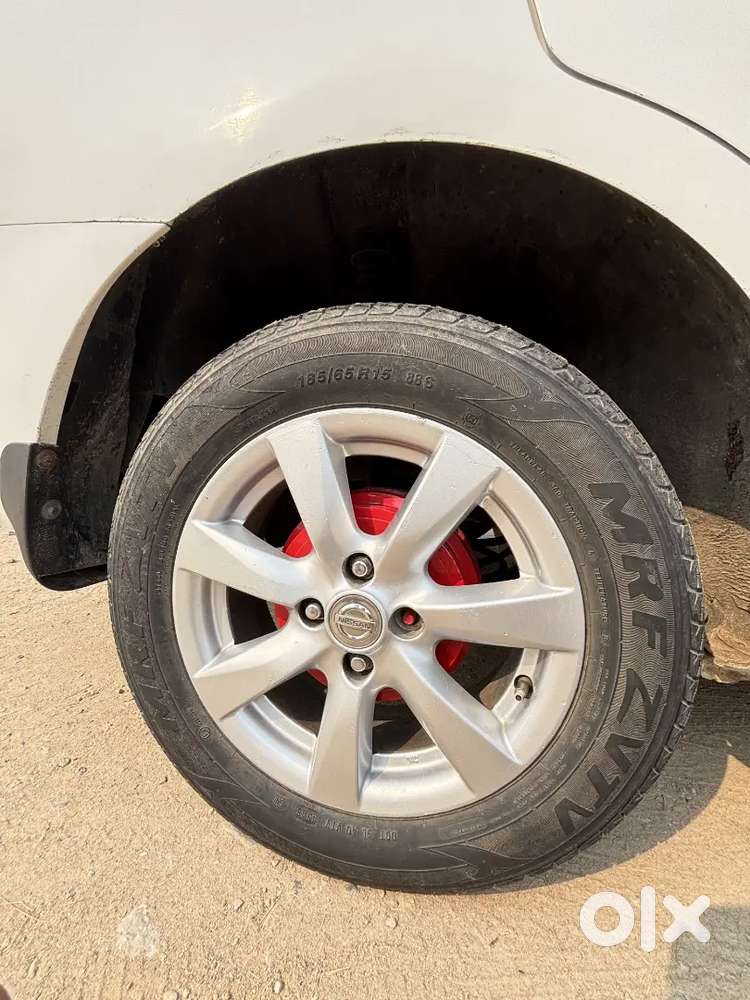 Nissan Sunny 2012 Model Top End Version