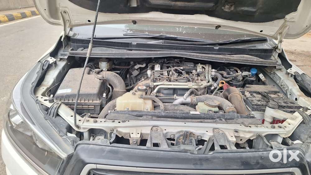 Toyota Innova Crysta 2.4 G Mt, 2023, Diesel