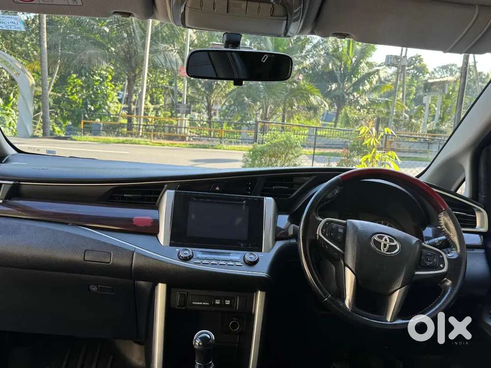 2018 Innova Crysta V