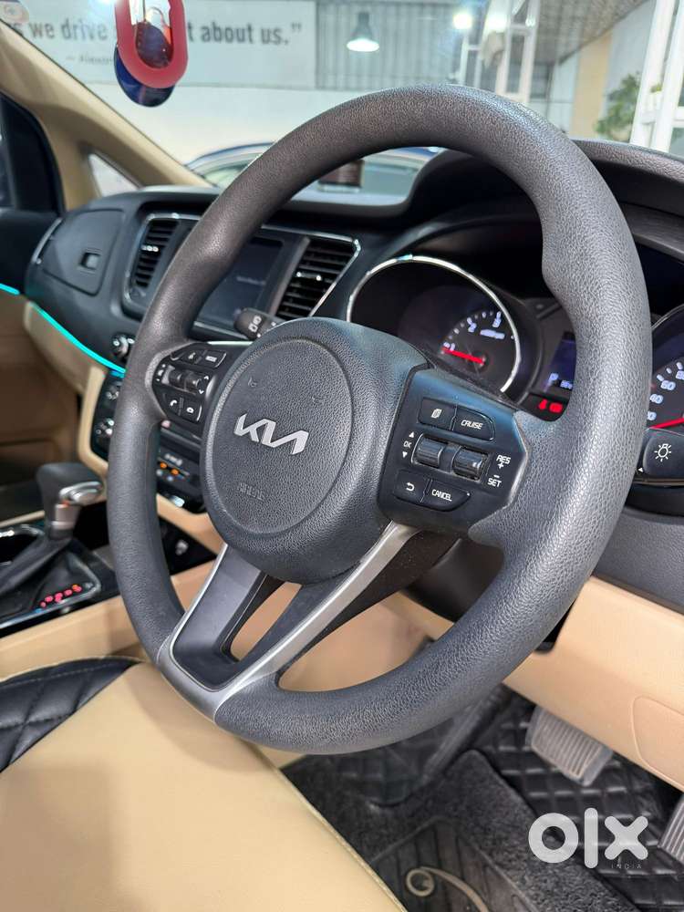 Kia Carnival Premium, 2022, Diesel