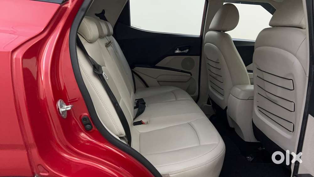 Mahindra Xuv300 W8 (o) 1.5 Diesel Amt Dual Tone, 2021, Diesel