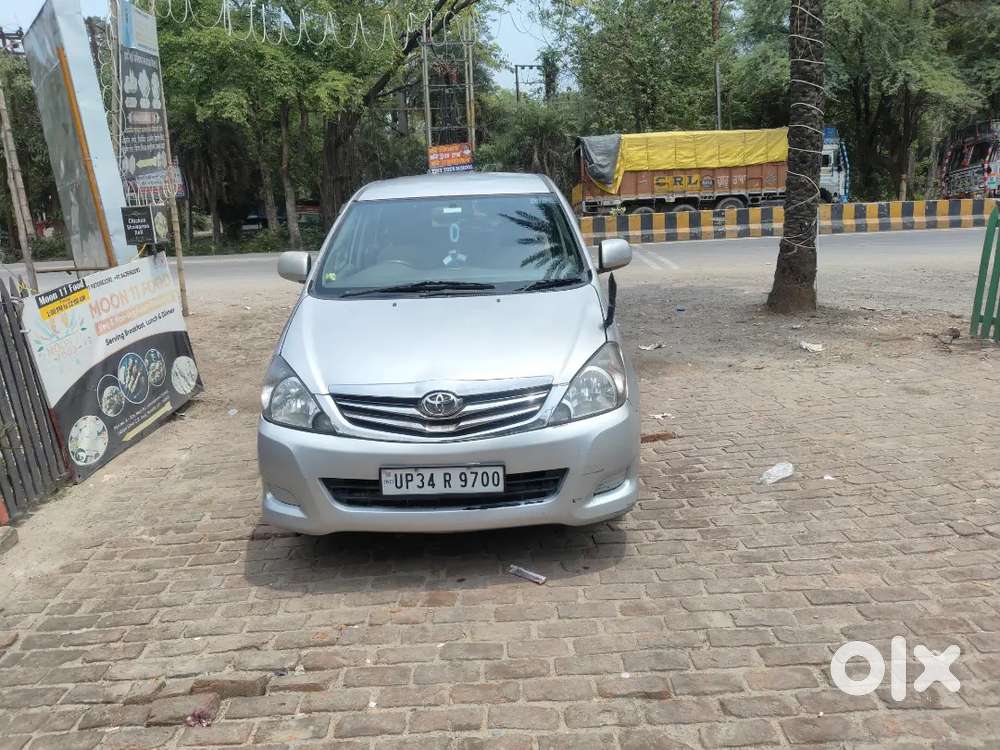 Toyota Innova 2011 Diesel 302000 Km Driven