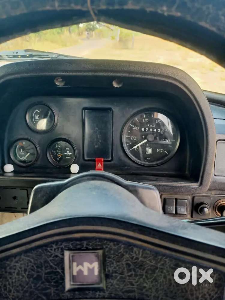 Ambassador Classic 1500 2005