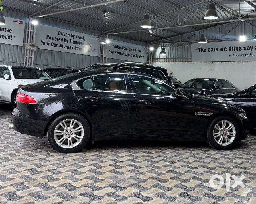 Jaguar Xe Portfolio, 2016, Petrol